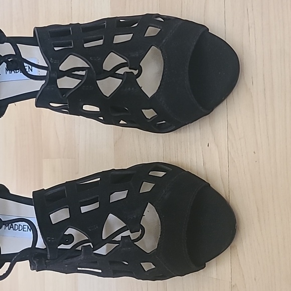 Steve Madden Elegant Ursula Black Suede High Heels Size 8 - Picture 9 of 10